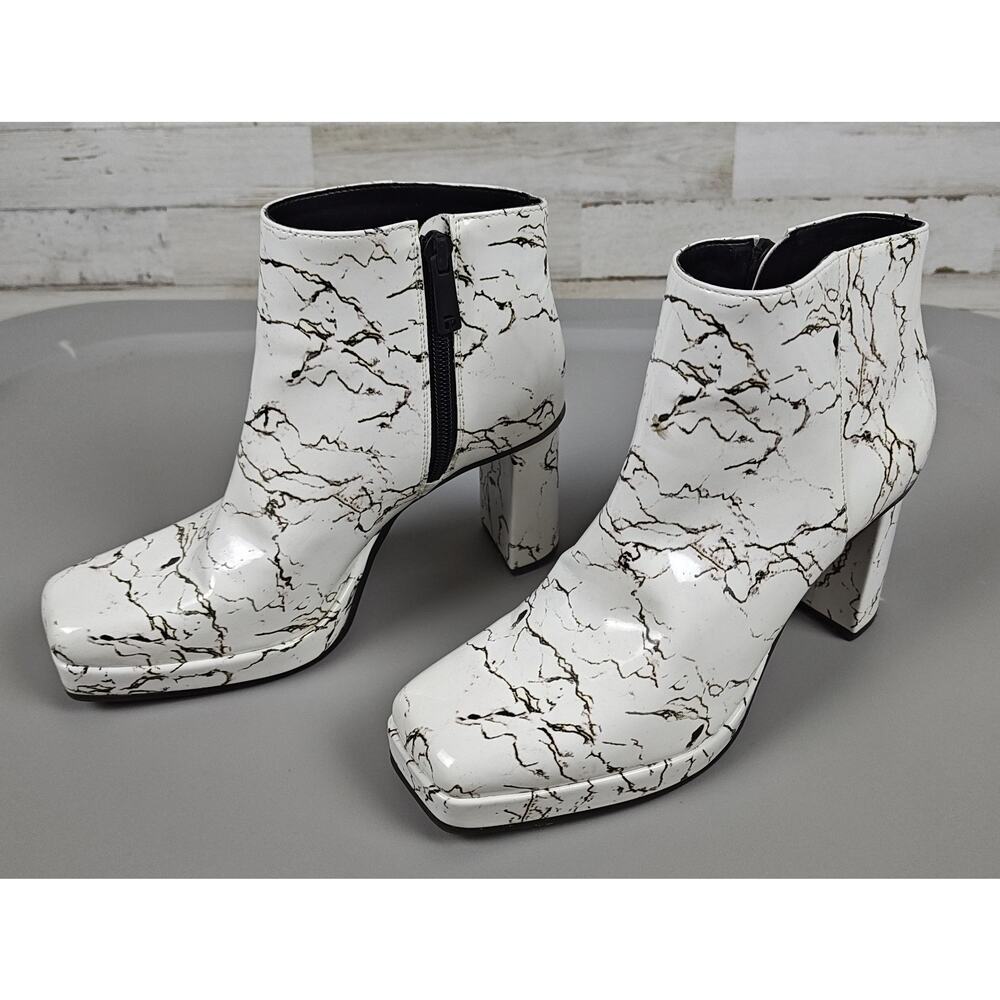 Della Terra Jasper Vegan Square Toe Heeled Ankle Boots White Snow Marble Wmns 6